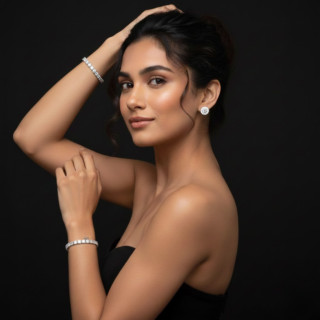 NoName - Round Halo Stud Earrings